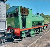  ?? BOTH: RICHARD BENTLEY ?? Note the ‘coal rail’ on the rear of the cab.