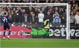  ?? David Loveday/TGS Photo/Shuttersto­ck ?? Phil Foden fires his penalty kick wide in Manchester City’s defeat to West Ham. Photograph: