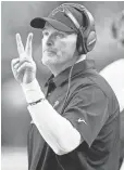  ?? BRETT DAVIS, USA TODAY SPORTS ?? Coach Dan Quinn went for it on fourth down in OT, but the Falcons didn’t convert.