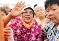  ?? FOTO AP ?? SINGAPORE PRESIDENT. Halimah Yacob will take office at a later date as Singapore’s first female president.