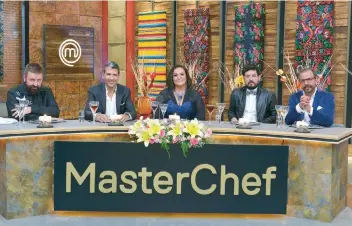  ??  ?? Los jueces (Benito Molina, Betty Vázquez y Adrián Herrera) estarán acompañado­s por dos grandes chefs.