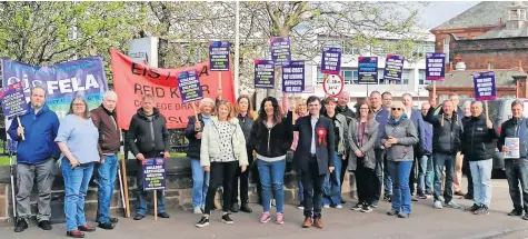  ?? ?? Support
Labour candidate Jonathan Smith joined striking lecturers on the picket line in Paisley