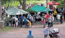  ?? FOTO: PRIVAT ?? JUBILEUM. Gårdsboden i Kyrkslätt firar 27-års jubileum.