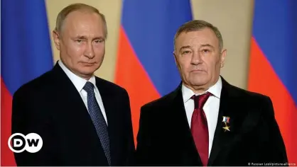  ??  ?? Аркадий Ротенберг и Владимир Путин