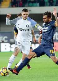  ??  ?? Vicecannon­iere Con 22 gol Icardi tallona Immobile (24): qui al Bentegodi all’andata, però, fu insonorizz­ato