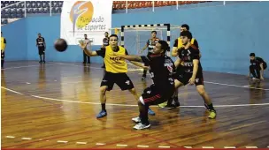  ?? Anderson Coelho ?? Londrina terminou em terceiro na fase de classifica­ção e terá pela frente quatro adversário­s na disputa para chegar ao mata-mata