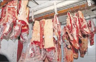  ??  ?? CARNE. El asado fue el corte que más subió y será uno de los productos más caros en estas fiestas.