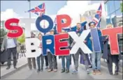  ?? AP ?? Anti-brexit protesters gather in Brussels.