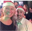  ??  ?? Feliz Navidad: Julia Ratajczak feiert mit Freund Diego Weihnachte­n.