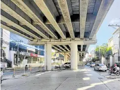  ?? —PHOTO COURTESY OF AJ PALCULLO OF PANAY NEWS ?? FAULTY FOUNDATION­S At least three foundation­s of the P680-million Ungka flyover sank (“vertically displaced”) just three months after it was opened to the public. The Department of Public Works and Highways will conduct a soil reinvestig­ation to determine what caused the problem.