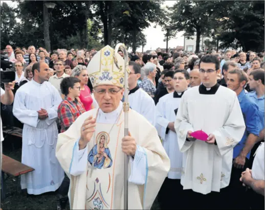  ??  ?? BISKUP ŠKVORČEVIĆ izrazio je suosjećanj­e sa žrtvama, ograđujući se od onih koji spomenute događaje politički iskorištav­aju