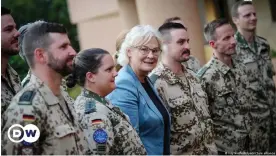  ?? ?? Christine Lambrecht lors d'une visite aux soldats allemands bases au Mali