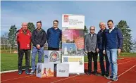  ?? Foto: Matthias Schumann ?? Haben sich am Mittwoch in Kamenz getroffen, um über die Zusammenar­beit bei der Sportabzei­chen-Tour zu sprechen: Frank Renner, Tom Lehmann (Einheit Kamenz), Sven Matschke, OB Roland Dantz, Dietmar Stange und Lars Bauer (v. l.)