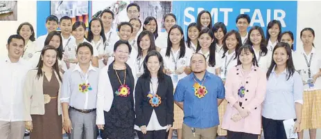  ??  ?? 2013 Youth Science Research Program grantees together with PSHSWVC campus director Dr. Shena Faith Ganela (front, second from left), then executive director of the Philippine Science High School System Dr. Josette Biyo (front, fourth from left), and Pfizer officials led by Pfizer Philippine­s Foundation programs manager Nannie Macalincag (front, center)