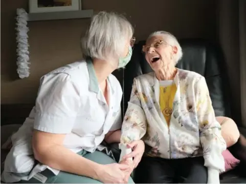  ?? FOTO DAVID MANFREDINI ?? Marcelle Levaz op haar 111de verjaardag. De laatste jaren van haar leven woonde ze in woonzorgce­ntrum La Ferme Blanche.