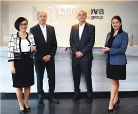  ??  ?? Los representa­ntes de Luminova Pharma Group esperan terminar el proceso de transforma­ción en diciembre de 2021.