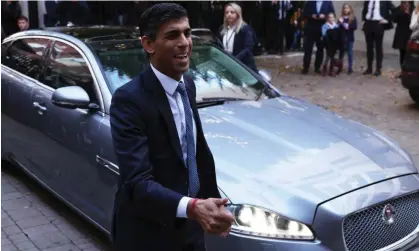  ?? Photograph: Dan Kitwood/Getty Images ?? Thumbs up … Rishi Sunak at Conservati­ve party HQ on Tuesday.