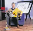  ?? FOTO: IMAGO IMAGES ?? James Dyson, der hartnäckig­ste der Haushaltsg­eräteerfin­der, im Jahr 2001.