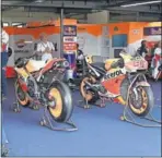  ??  ?? El box del Repsol Honda en Brno.