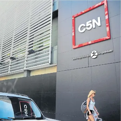  ??  ?? Grupo Indalo. Frente de la televión por cable C5N del conglomera­do de Cristóbal López que está inhibido.