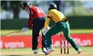  ??  ?? South Africa have targeted the England opener Jason Roy (left) with a spinner. Photograph: Gallo Images/Getty Images