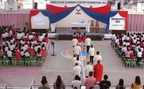  ??  ?? THANKSGIVI­NG Mass celebratin­g the 32nd Founding Anniversar­y of the Dona Pilar Learning Center held at Fundacion Madrilena
