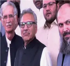  ??  ?? The Balochista­n Awami Party (BAP) announced on Wednesday that it will back Pakistan Tehreek-i-Insaf (PTI) nominee Arif Alvi in the upcoming presidenti­al election. The BAP announceme­nt came after a delegation of PTI leaders, including Alvi himself, federal minister Pervez Khattak, Sindh Governor Imran Ismail, Deputy Speaker of the National Assembly, Qasim Suri and others arrived in