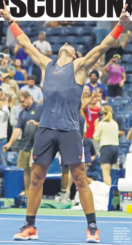  ?? FOTO: AP ?? Casi cinco horas después del inicio, ya las dos de la madrugada en Nueva York, Nadal vencedor