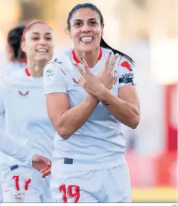  ?? SFC ?? La sevillista Cristina Martín-Prieto celebra el gol de la victoria.