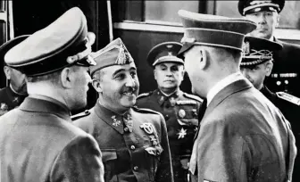  ??  ?? La entrevista de Hendaya evidenció los puntos de unión y los desencuent­ros entre Franco y Hitler.