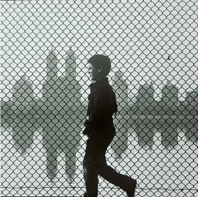  ?? ?? Usa Ruth Orkin, Boy on Reservoir, Central Park, New York City, 1960, © Ruth Orkin Archive Dalla mostra aperta nei musei reali di Torino fino al 16 luglio