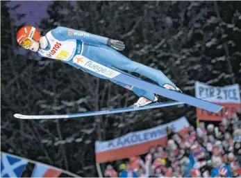  ?? FOTO: RADOSLAW JOZWIAK/ IMAGO IMAGES ?? David Siegel vor einem Jahr in Zakopane während des besten Sprungs seines Lebens – kurz bevor er sich das Kreuzband riss.