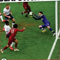  ?? GETTY IMAGES ?? Last stand: Salah (11) heads towards goal with Lloris poised to catch