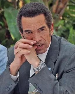  ?? ?? SHOCKED:
Khama