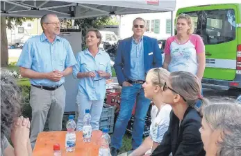  ?? FOTOS: GWG ?? Offizielle Eröffnung mit (von links) OB Ecker, Anett Kunzmann, Alexander Mayer und Annette Wacker.