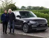  ??  ?? Sir Richard Branson and Gerry Mcgovern pose next to the Range Rover Astronaut Edition