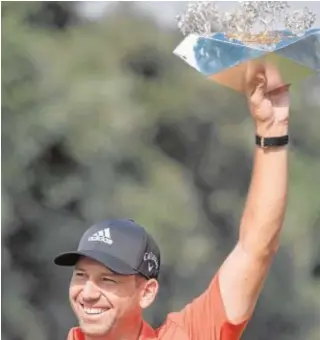  ?? EFE ?? Sergio García alza el trofeo de campeón en Valderrama