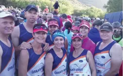  ??  ?? Die 25ste agtereenvo­lgende Meiringspo­ort 12,5 km en 21,1 km pretdraf en halfmarath­on het Saterdag, 14 Oktober, atlete van Graaff-reinet ook gelok.