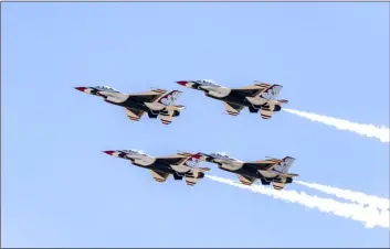  ?? PHOTO VINCENT OSUNA ?? The F-16 Fighting Falcons of the U.S. Air Force Thunderbir­ds fly in formation on Wednesday at Naval Air Facility El Centro.