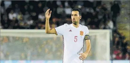  ?? FOTO: SIRVENT ?? Sergio Busquets cumplió ante Israel su partido número cien con la Selección y fue capitán toda la segunda mitad del encuentro