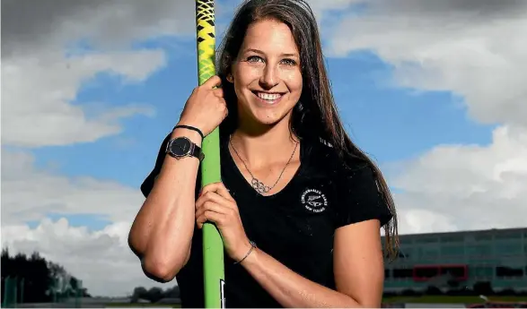  ?? ANDREW CORNAGA/PHOTOSPORT ?? Pole vaulter Eliza McCartney has set new New Zealand and Oceania indoor records.