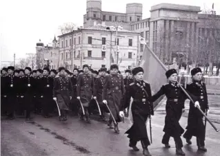  ?? ?? В парадном строю – минские суворовцы. 7 ноября 1953 года