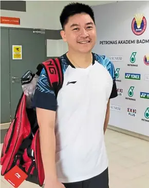  ?? ?? Happy to serve: Tan boon Heong leaving the akademi badminton malaysia after his sparring session with the national doubles players yesterday.