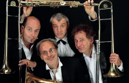  ??  ?? Ironici
Sandro Berti, Gianluigi Carlone, Roberto Carlone e Giancarlo Macrì sono i musicisti di «Banda Osiris»