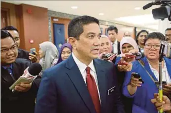  ?? PIC BY SYARAFIQ ABD SAMAD ?? Datuk Seri Azmin Ali at Parliament yesterday.