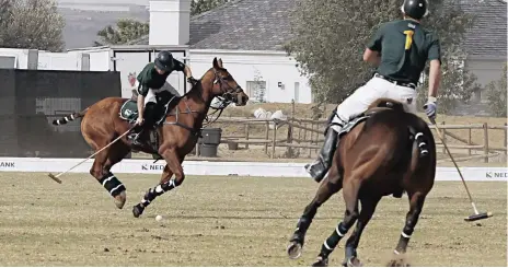  ?? SIMPHIWE MBOKAZI/AfricanNew­sAgency/ANA ?? South Africa play Australia in the Nedbank Internatio­nal Polo event held at the Inanda Polo Club in Sandton. Australia were the winners. |