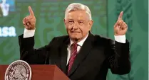  ??  ?? López Obrador presumió sus proyectos como el Tren Maya o el corredor interoceán­ico en plena veda electoral.