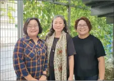  ?? ?? Experience­d language lecturers – Eta Ting (centre) flanked by Helen Lim (left) and Dorothy Ting to conduct CEFR-aligned class.