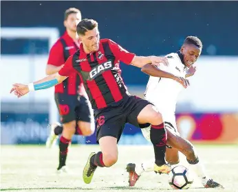  ??  ?? Ao serviço do Olhanense, na temporada passada, Kiki realizou trinta jogos