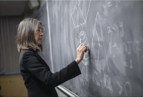  ??  ?? ABOVE Prof Fay Dowker teaches theoretica­l physics at Imperial College London